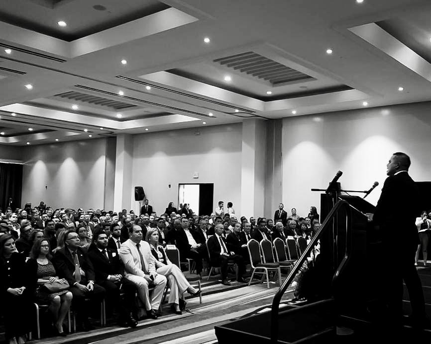 Conferencia ante líderes y empresarios de El Salvador